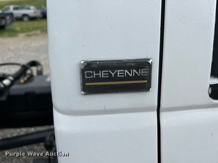 image for item NA9172 1990 Chevrolet Cheyenne 3500  pickup truck cab and chassis