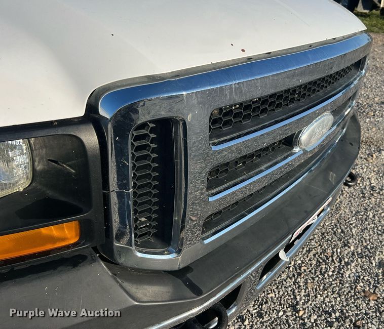 image for item NA9186 2006 Ford F250 Super Duty XL  pickup truck cab and chassis