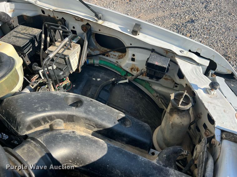 image for item NA9186 2006 Ford F250 Super Duty XL  pickup truck cab and chassis