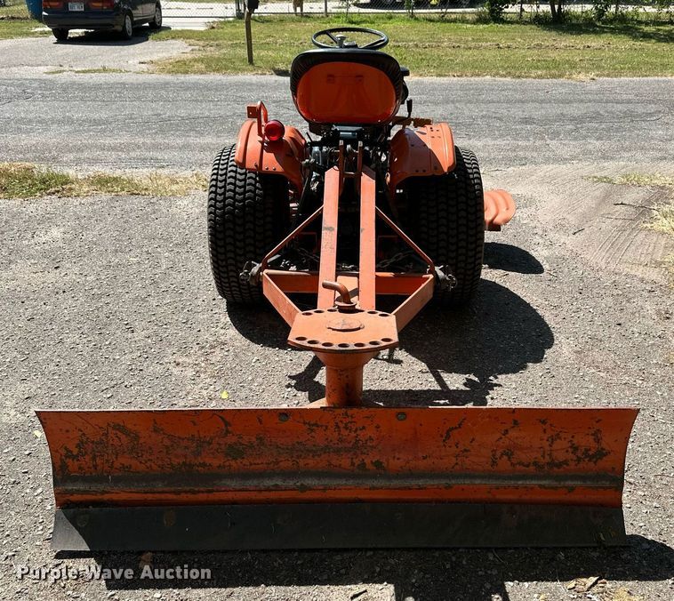 image for item NF9158 Kubota B6100 HST-D  MFWD tractor