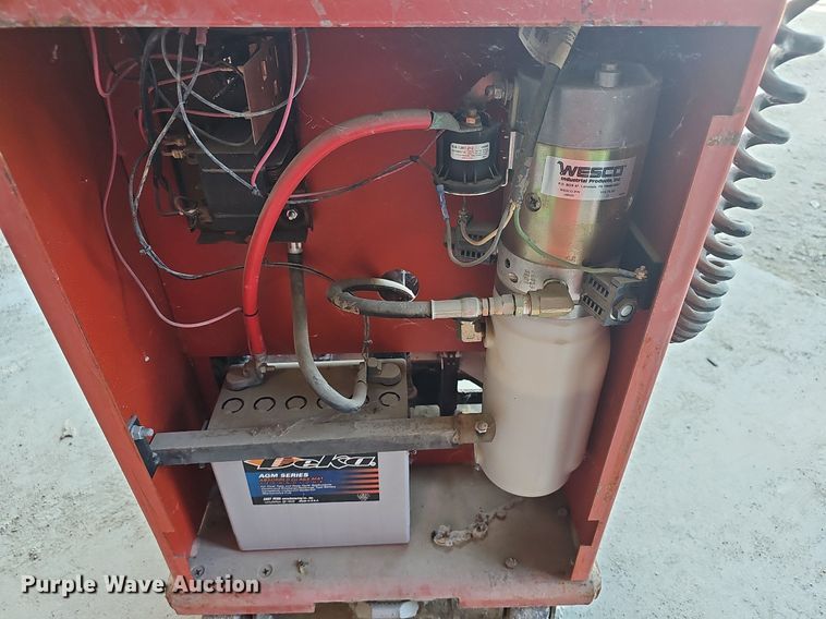 image for item NJ9764 2006 Wesco PSPL60242415S  platform lift