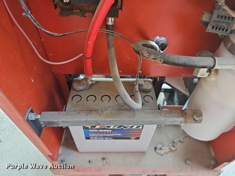 image for item NJ9764 2006 Wesco PSPL60242415S  platform lift