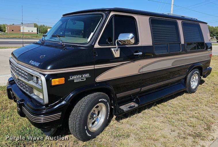 image for item NJ9767 1993 Chevrolet G20  van