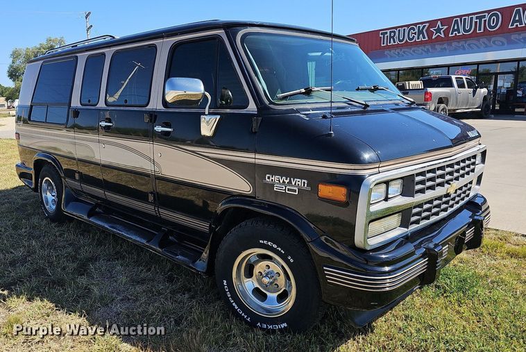 image for item NJ9767 1993 Chevrolet G20  van