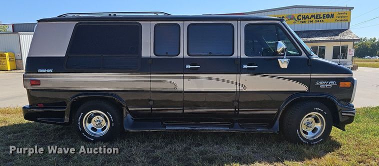 image for item NJ9767 1993 Chevrolet G20  van
