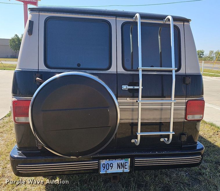 image for item NJ9767 1993 Chevrolet G20  van