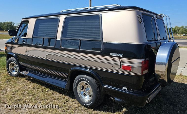 image for item NJ9767 1993 Chevrolet G20  van
