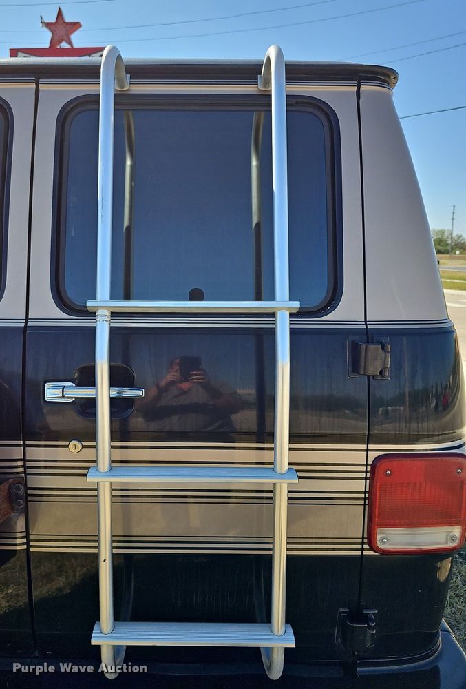 image for item NJ9767 1993 Chevrolet G20  van