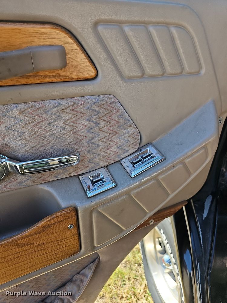 image for item NJ9767 1993 Chevrolet G20  van