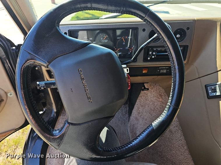 image for item NJ9767 1993 Chevrolet G20  van