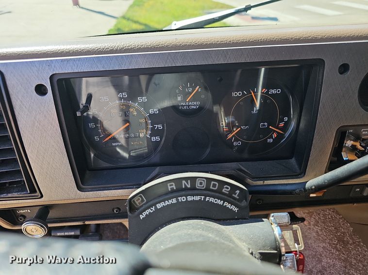 image for item NJ9767 1993 Chevrolet G20  van