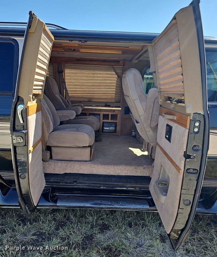 image for item NJ9767 1993 Chevrolet G20  van