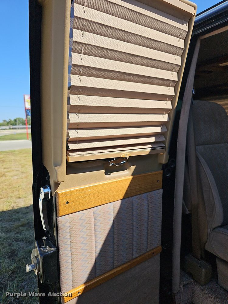 image for item NJ9767 1993 Chevrolet G20  van