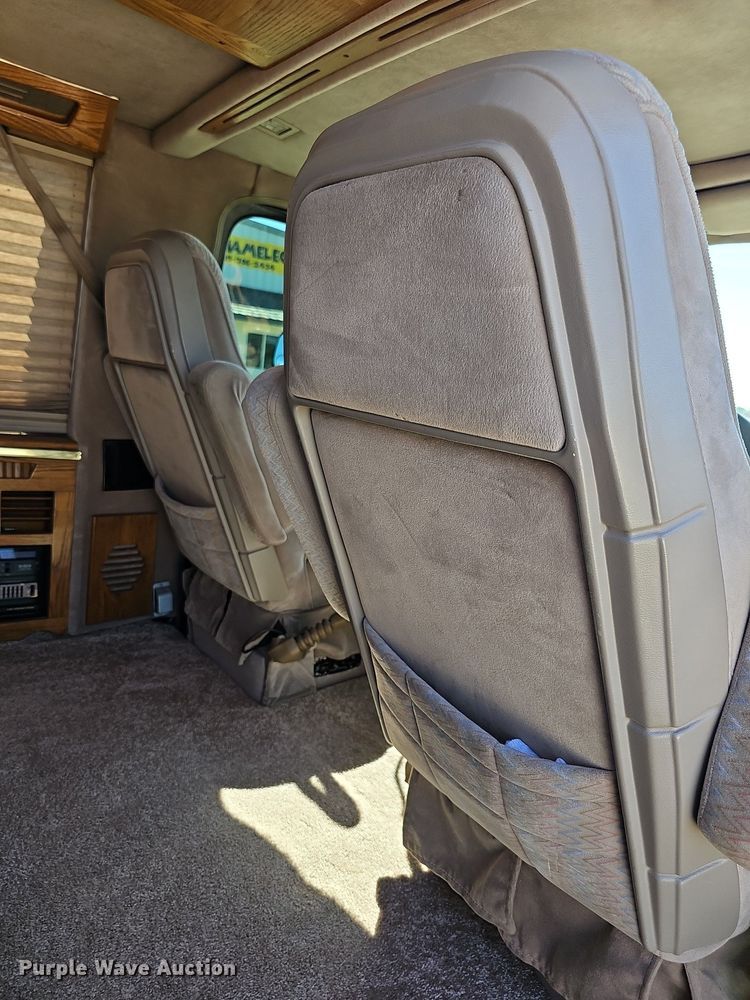 image for item NJ9767 1993 Chevrolet G20  van