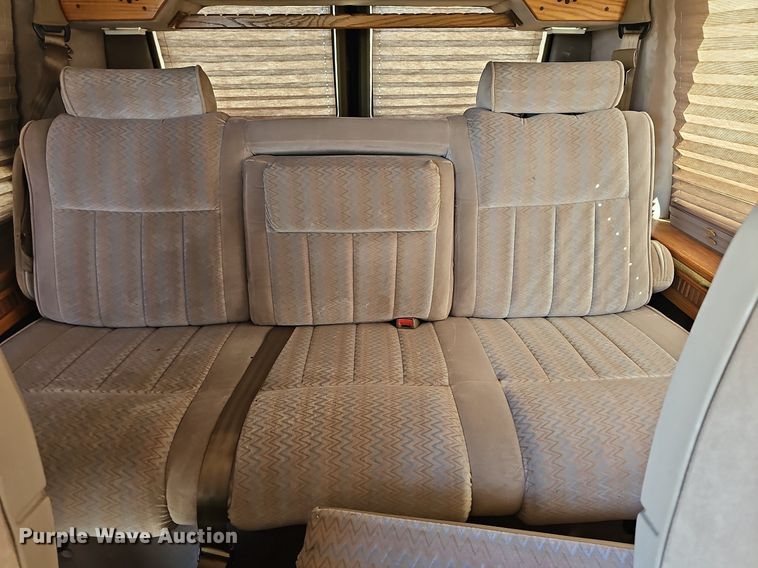 image for item NJ9767 1993 Chevrolet G20  van