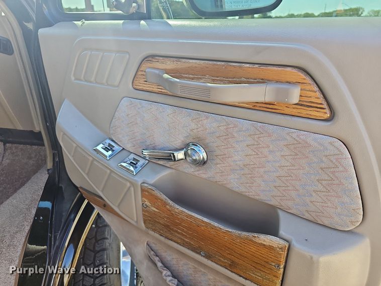 image for item NJ9767 1993 Chevrolet G20  van