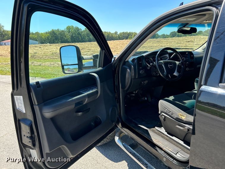 image for item NL9603 2008 GMC Sierra 1500  Crew Cab pickup truck