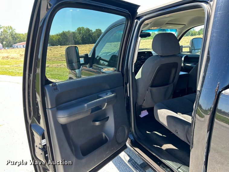 image for item NL9603 2008 GMC Sierra 1500  Crew Cab pickup truck