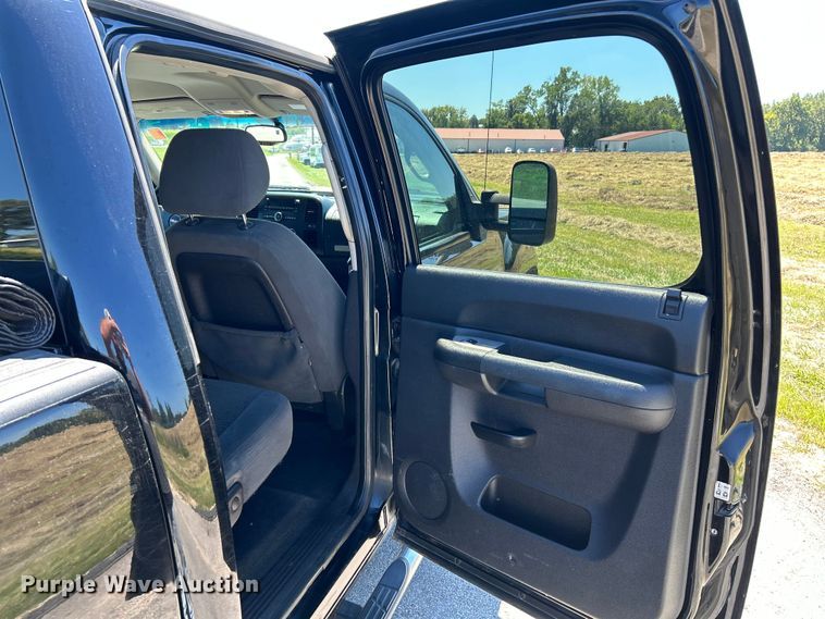 image for item NL9603 2008 GMC Sierra 1500  Crew Cab pickup truck