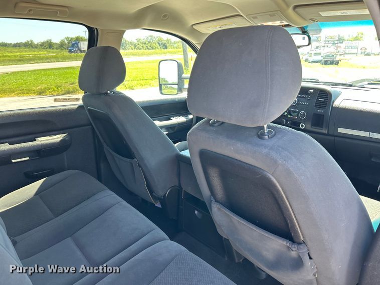 image for item NL9603 2008 GMC Sierra 1500  Crew Cab pickup truck