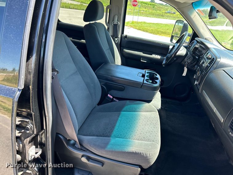 image for item NL9603 2008 GMC Sierra 1500  Crew Cab pickup truck