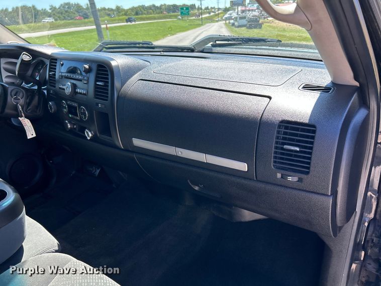 image for item NL9603 2008 GMC Sierra 1500  Crew Cab pickup truck