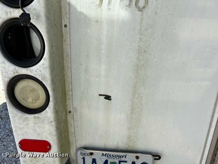 image for item NL9604 2009 Ford E450 Super Duty  shuttle bus