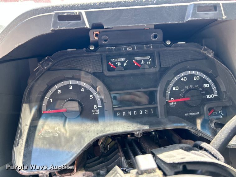 image for item NL9604 2009 Ford E450 Super Duty  shuttle bus