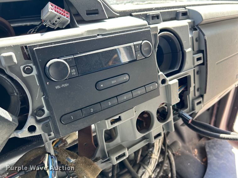 image for item NL9604 2009 Ford E450 Super Duty  shuttle bus