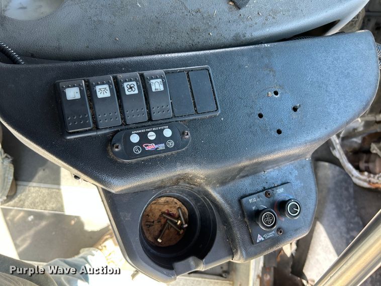 image for item NL9604 2009 Ford E450 Super Duty  shuttle bus