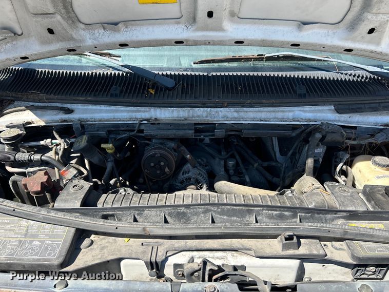 image for item NL9604 2009 Ford E450 Super Duty  shuttle bus