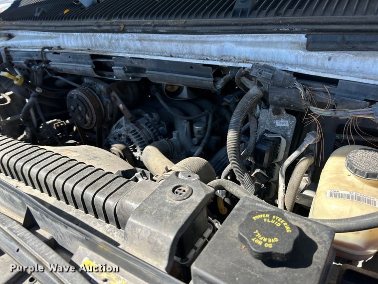 image for item NL9604 2009 Ford E450 Super Duty  shuttle bus