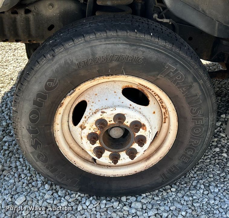 image for item NL9604 2009 Ford E450 Super Duty  shuttle bus