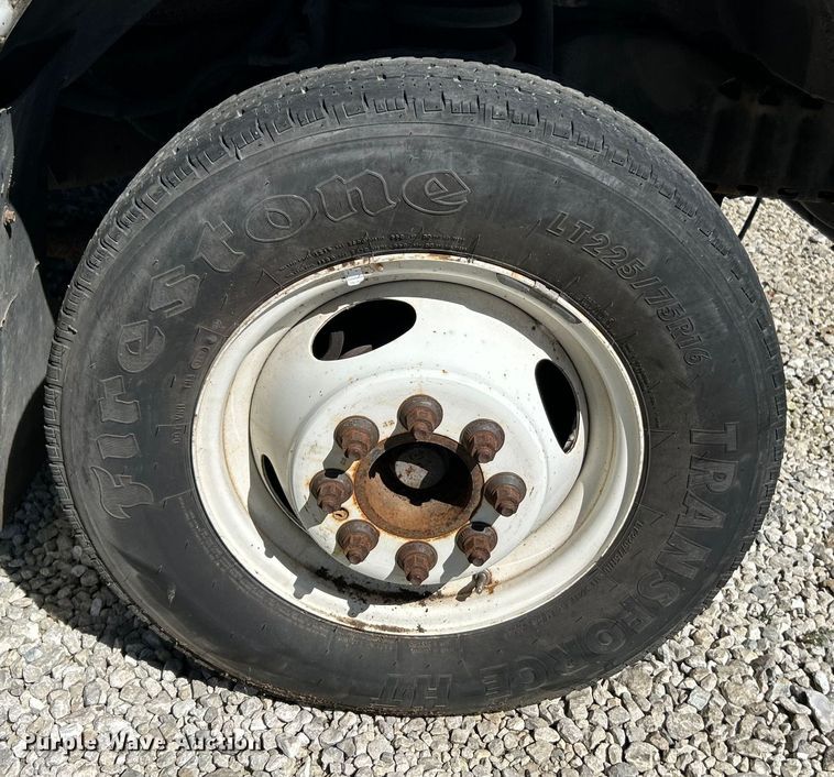 image for item NL9604 2009 Ford E450 Super Duty  shuttle bus