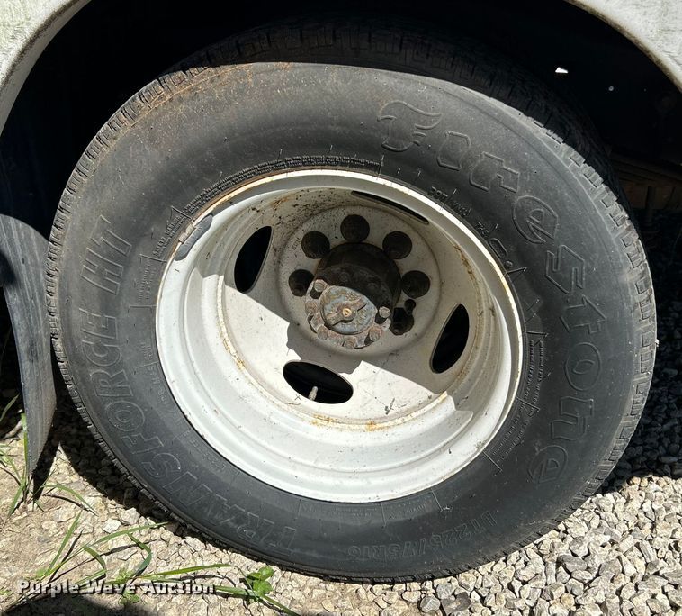 image for item NL9604 2009 Ford E450 Super Duty  shuttle bus