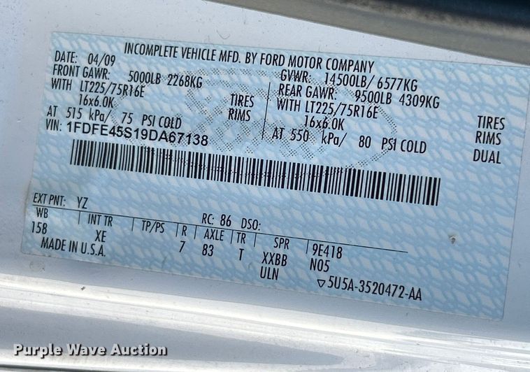 image for item NL9604 2009 Ford E450 Super Duty  shuttle bus