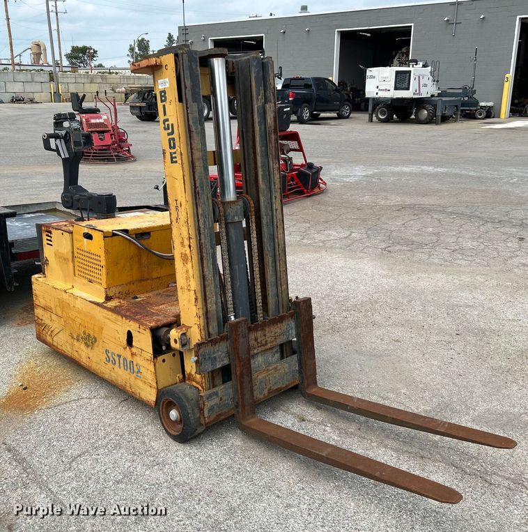 image for item NL9621 Big Joe PDC 30-158  forklift