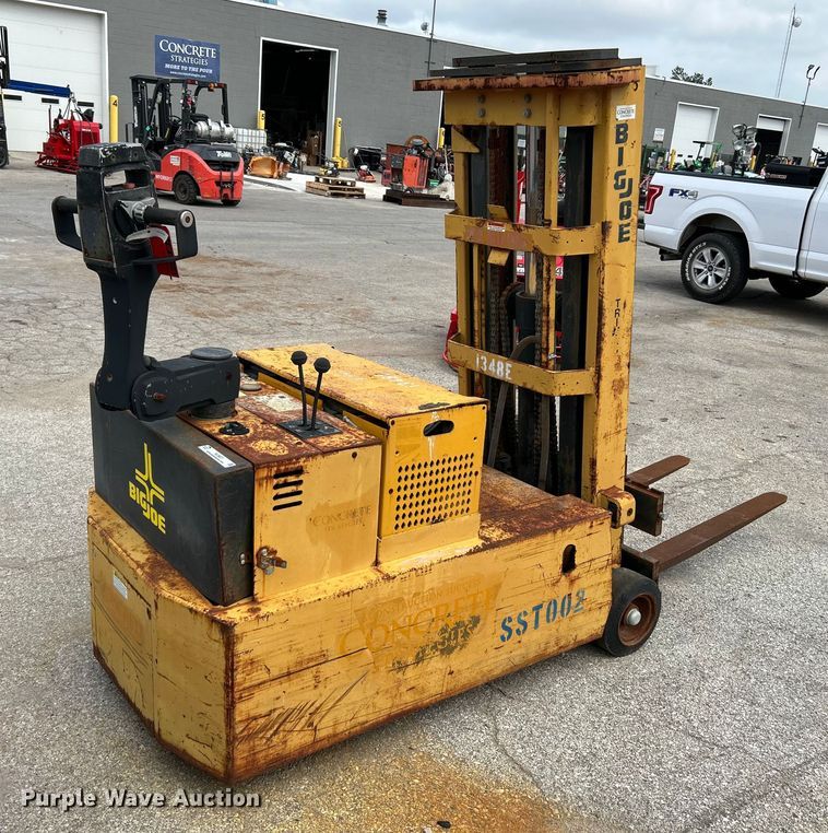 image for item NL9621 Big Joe PDC 30-158  forklift