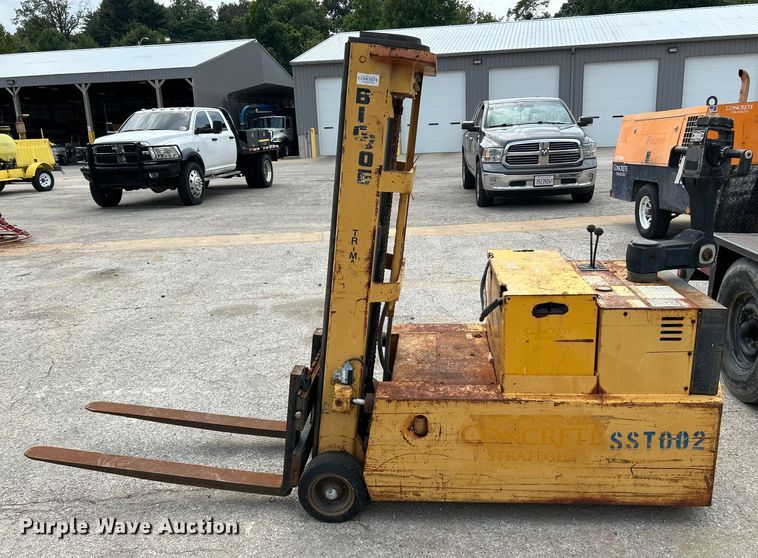image for item NL9621 Big Joe PDC 30-158  forklift