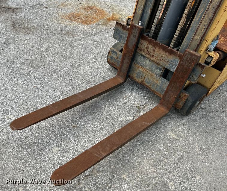 image for item NL9621 Big Joe PDC 30-158  forklift