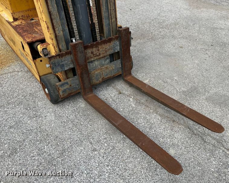 image for item NL9621 Big Joe PDC 30-158  forklift