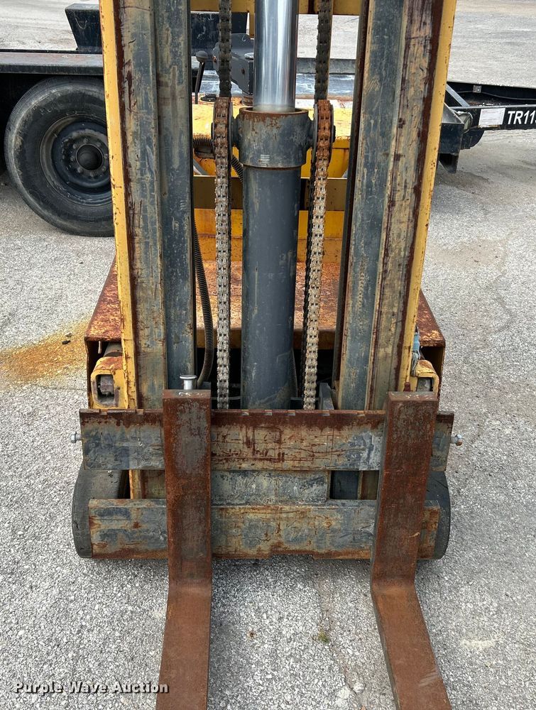 image for item NL9621 Big Joe PDC 30-158  forklift