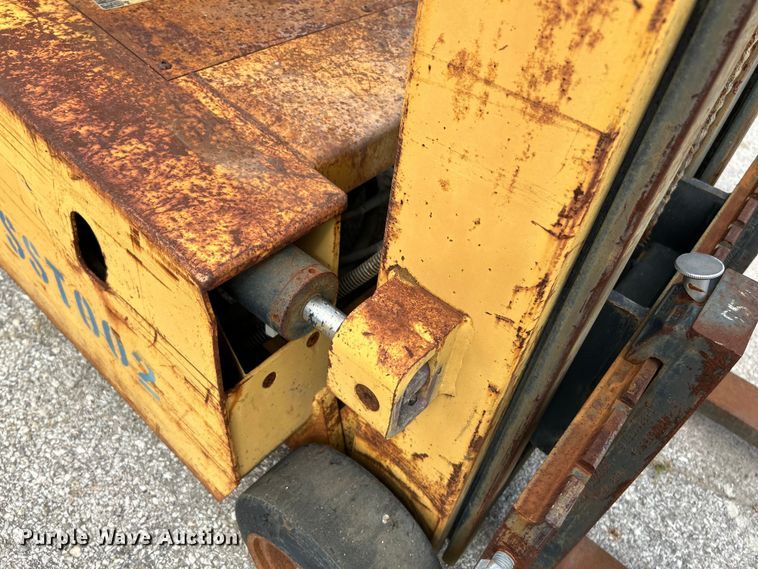 image for item NL9621 Big Joe PDC 30-158  forklift