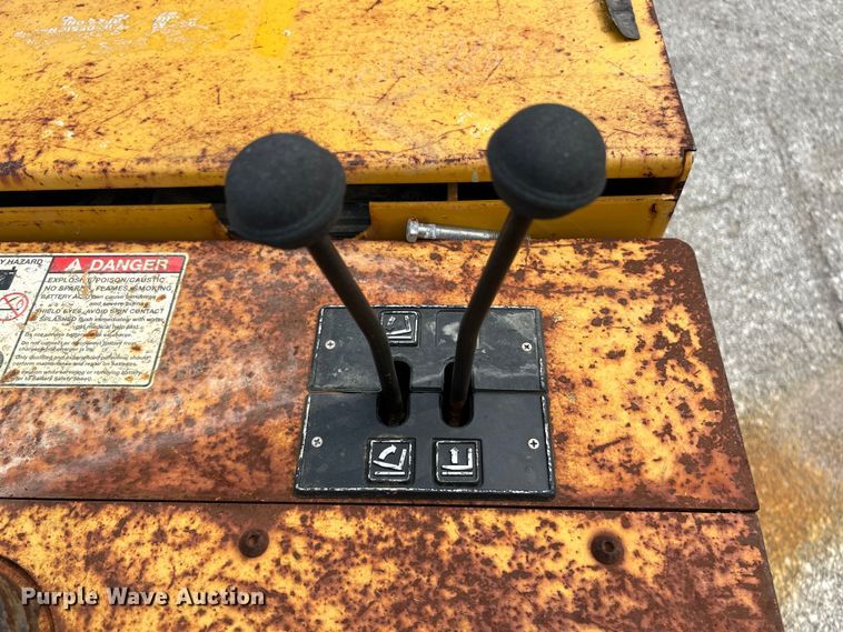 image for item NL9621 Big Joe PDC 30-158  forklift