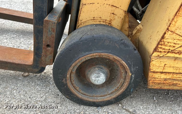 image for item NL9621 Big Joe PDC 30-158  forklift