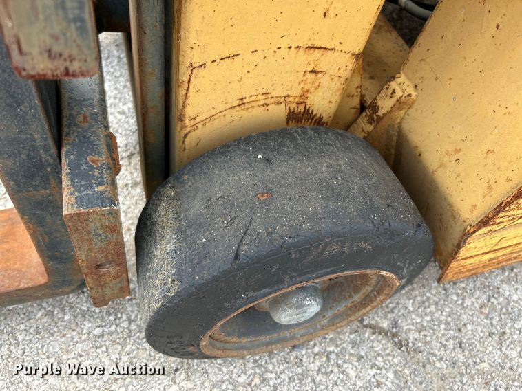 image for item NL9621 Big Joe PDC 30-158  forklift