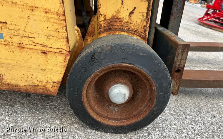 image for item NL9621 Big Joe PDC 30-158  forklift