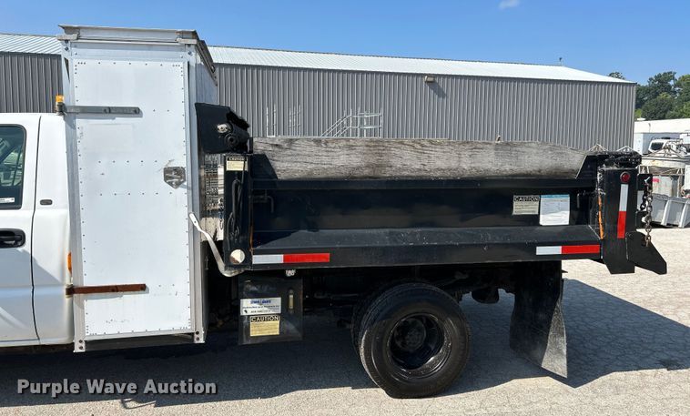 image for item NL9622 2005 Chevrolet Silverado 3500  dump bed pickup truck
