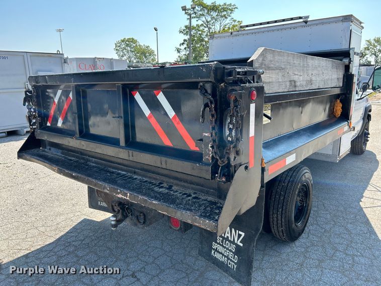 image for item NL9622 2005 Chevrolet Silverado 3500  dump bed pickup truck