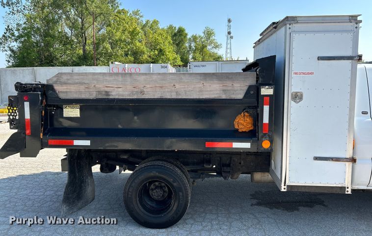 image for item NL9622 2005 Chevrolet Silverado 3500  dump bed pickup truck